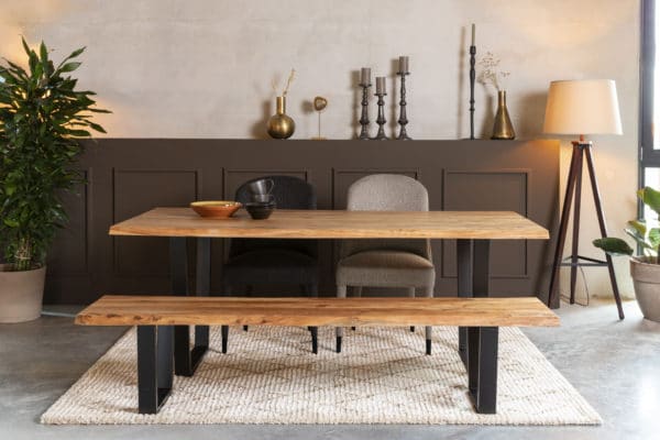 Form-Aka Dining Table